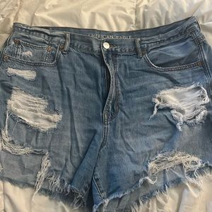 American Eagle shorts. 14